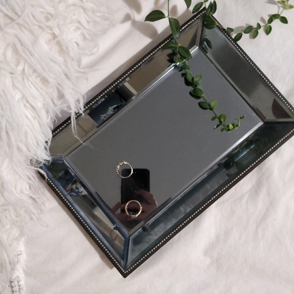 Karen Rhodes Decorative Mirrored Tray solofficialkw.com